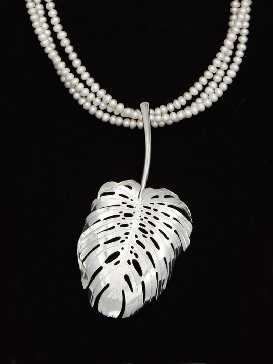 Monstera Deliciosa Leaf brooch or pendant