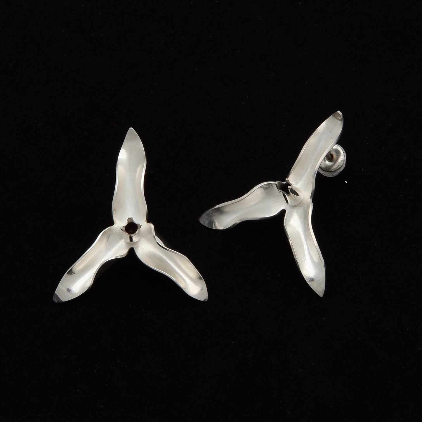 Trillium Flower earrings on post